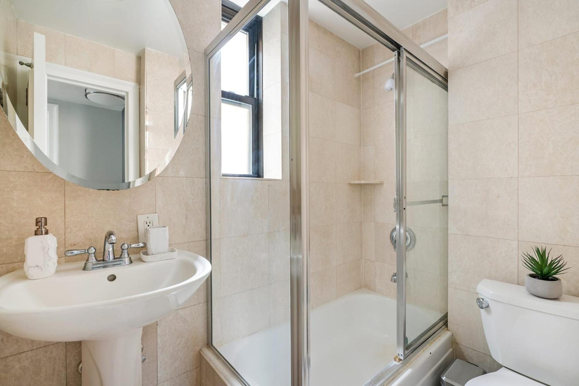 73-406 New 1br 1bth Uws Doorman Gym Apartment *